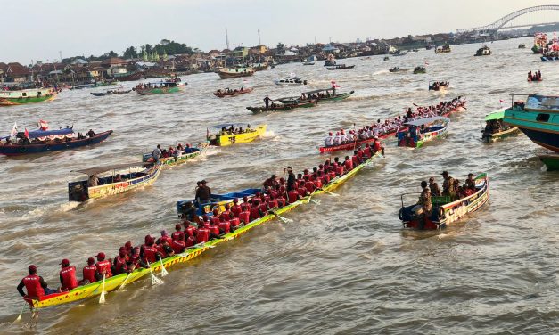 Bidar, Perlombaan Perahu Tradisional yang Hidup di Sungai Musi