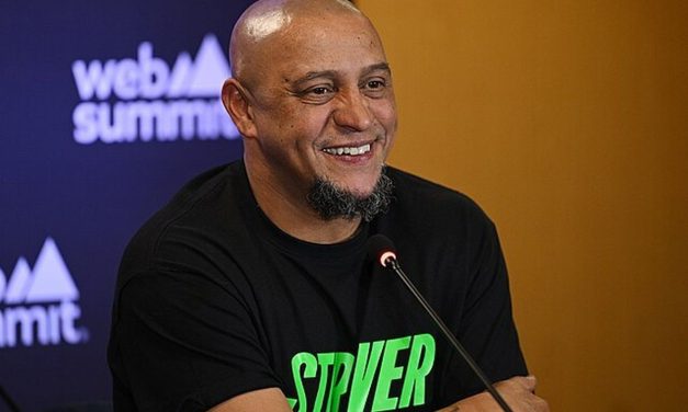 Roberto Carlos Pastikan Sehat Usai Jalani Perawatan Medis
