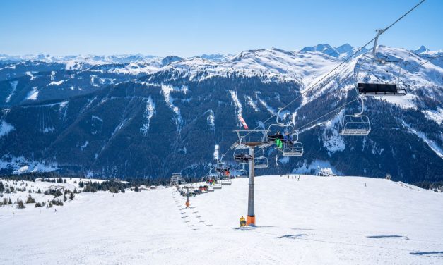 Longsor Salju Pegunungan Alpen Tewaskan Sejumlah Pemain Ski