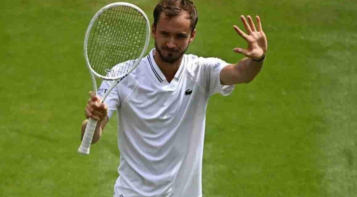 Medvedev Dominasi Nakashima Raih Gelar Brisbane International