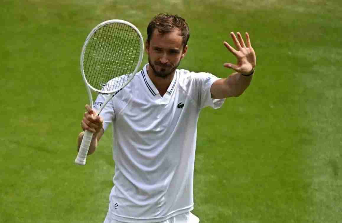 Daniil Medvedev saat bertanding di final Brisbane International melawan Brandon Nakashima