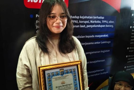 Tanpa Rasa Takut, Mahasiswi Ini Hentikan Jambret HP di Jalan