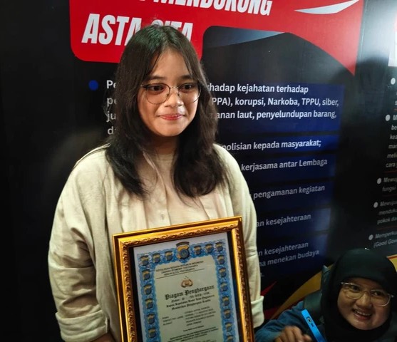 Tanpa Rasa Takut, Mahasiswi Ini Hentikan Jambret HP di Jalan