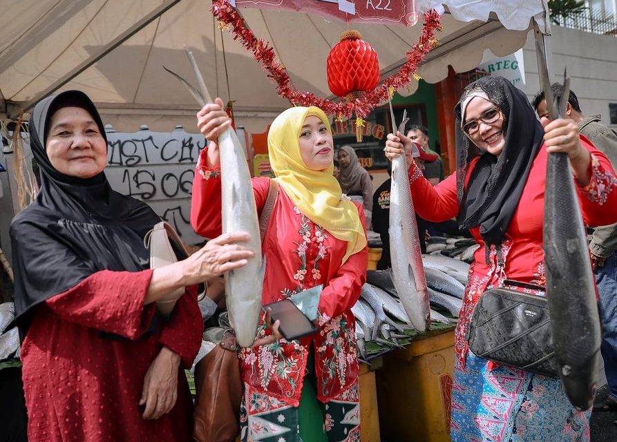 Foto: Semarak Festival Bandeng Rawa Belong di Jakarta Barat