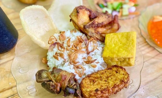 Cobain Nasi Uduk dan Ayam Goreng Viral di Jakpus, Ludes 2 Jam