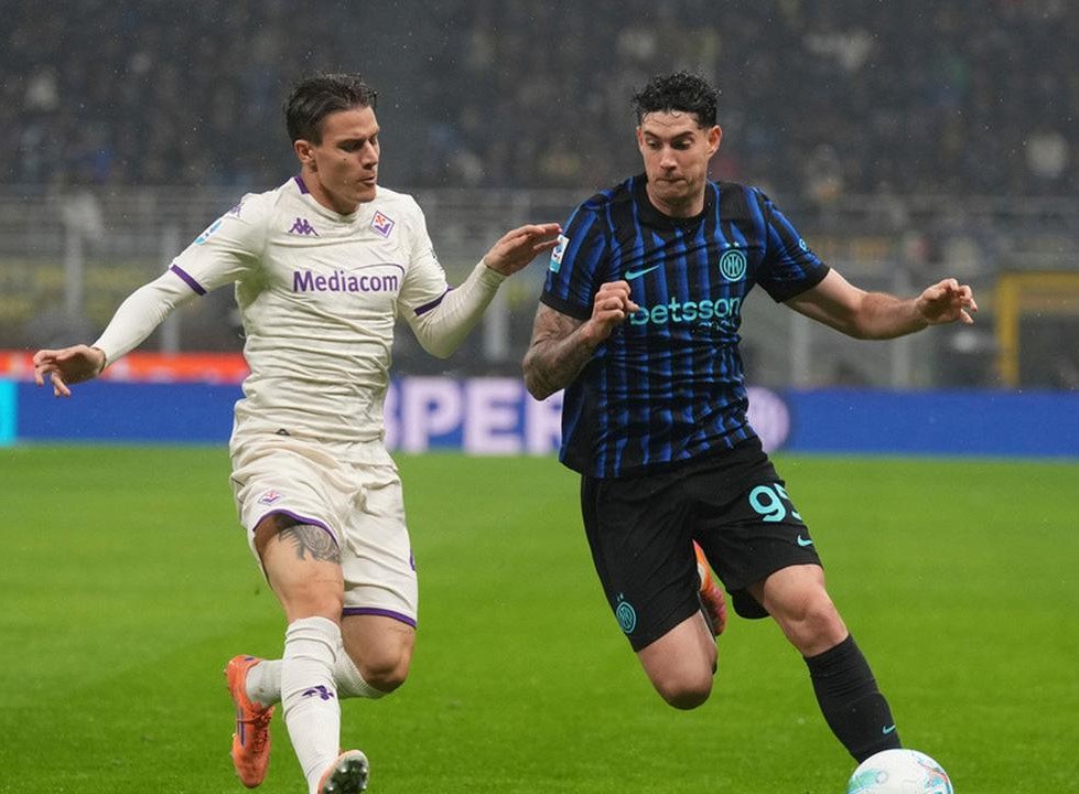 Pertandingan Fiorentina vs Inter Milan di Serie A dengan duel sengit di lapangan