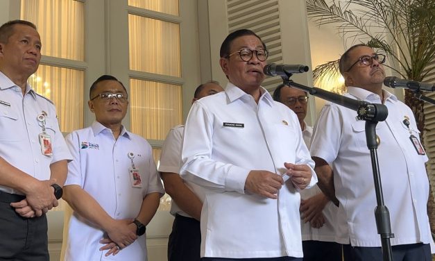 Truk DLH Viral Pramono Hapus TPS Sementara Jakarta