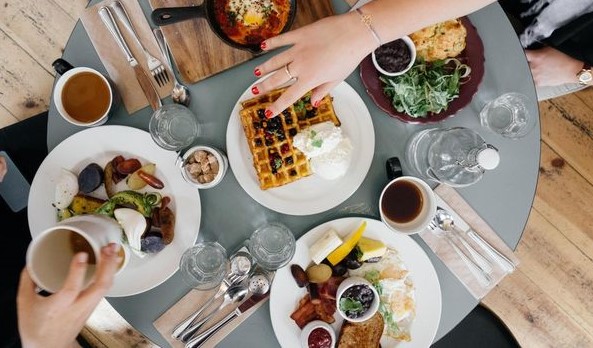 Hati-hati! 5 Kebiasaan Saat Lebaran yang Bikin Berat Badan Naik