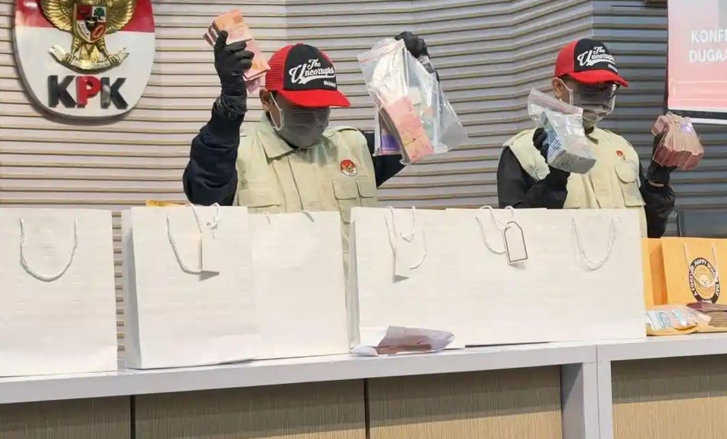 Intip Penampakan Goodie Bag Uang THR OTT Cilacap