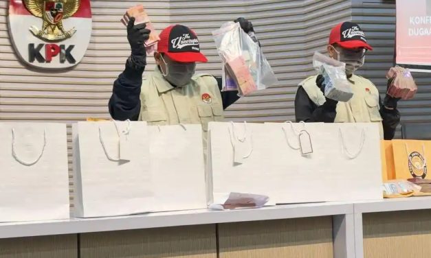 Intip Penampakan Goodie Bag Uang THR OTT Cilacap