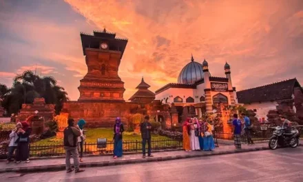 Hukum dan Aturan Berwisata dalam Islam yang Wajib Diketahui