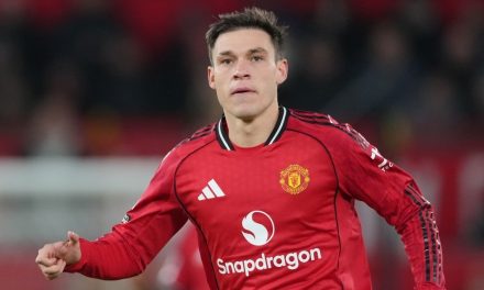 MU Dibodohi Agen? Ini Teori di Balik Transfer Manuel Ugarte