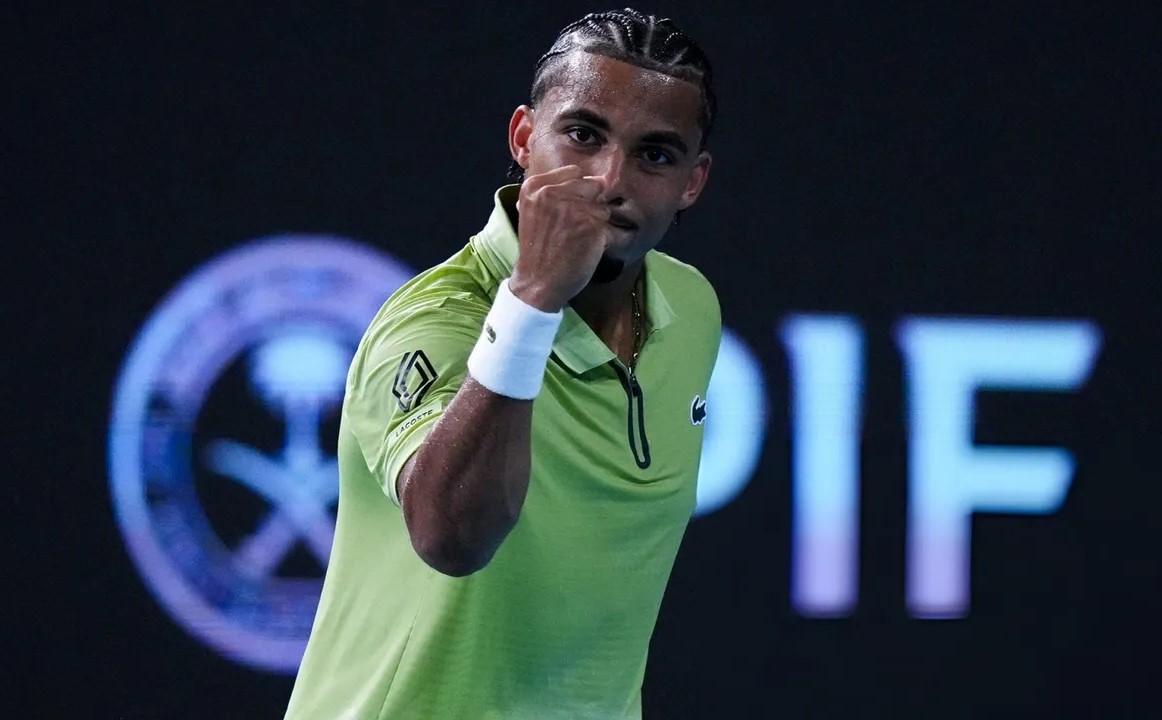 Arthur Fils mengalahkan Stefanos Tsitsipas di Miami Open 2026