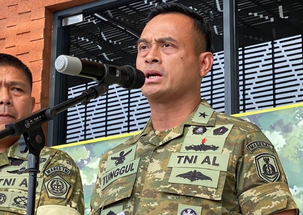 TNI Angkatan Laut memantau pergerakan kapal perang Amerika Serikat di Selat Malaka menggunakan sistem AIS