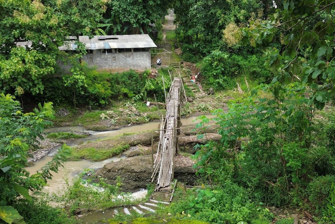Jembatan gantung permanen di Desa Nglembu Boyolali