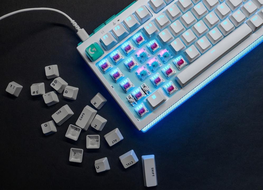 Keyboard gaming Logitech G512 X dengan desain premium dan RGB