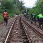 Tingkatkan Keamanan Perjalanan, KAI Bandung Perbarui Jalur Rel
