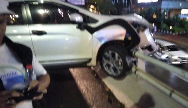 Kecelakaan di Tol Dalkot Slipi Bikin Arus Arah Semanggi Macet