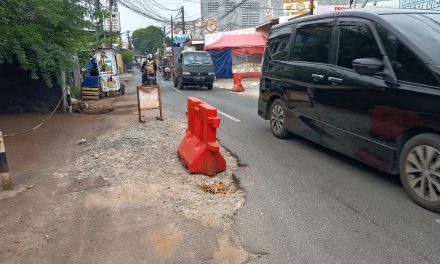 Perbaikan Jalan Batu Ampar Kramat Jati Dipercepat Usai Galian