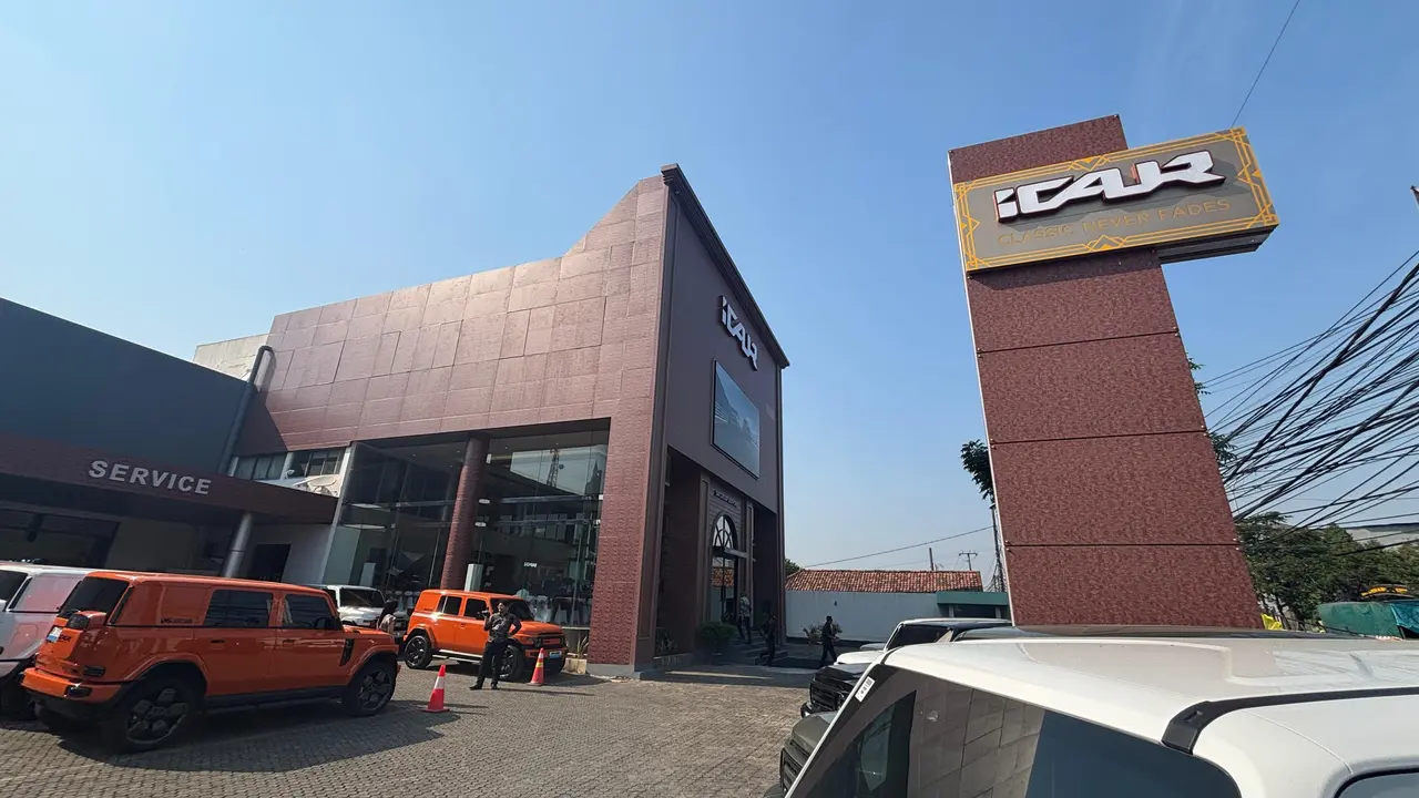 Dealer 3S pertama iCar Indonesia di Serpong dengan fasilitas penjualan, servis, suku cadang, dan charging station mobil listrik.