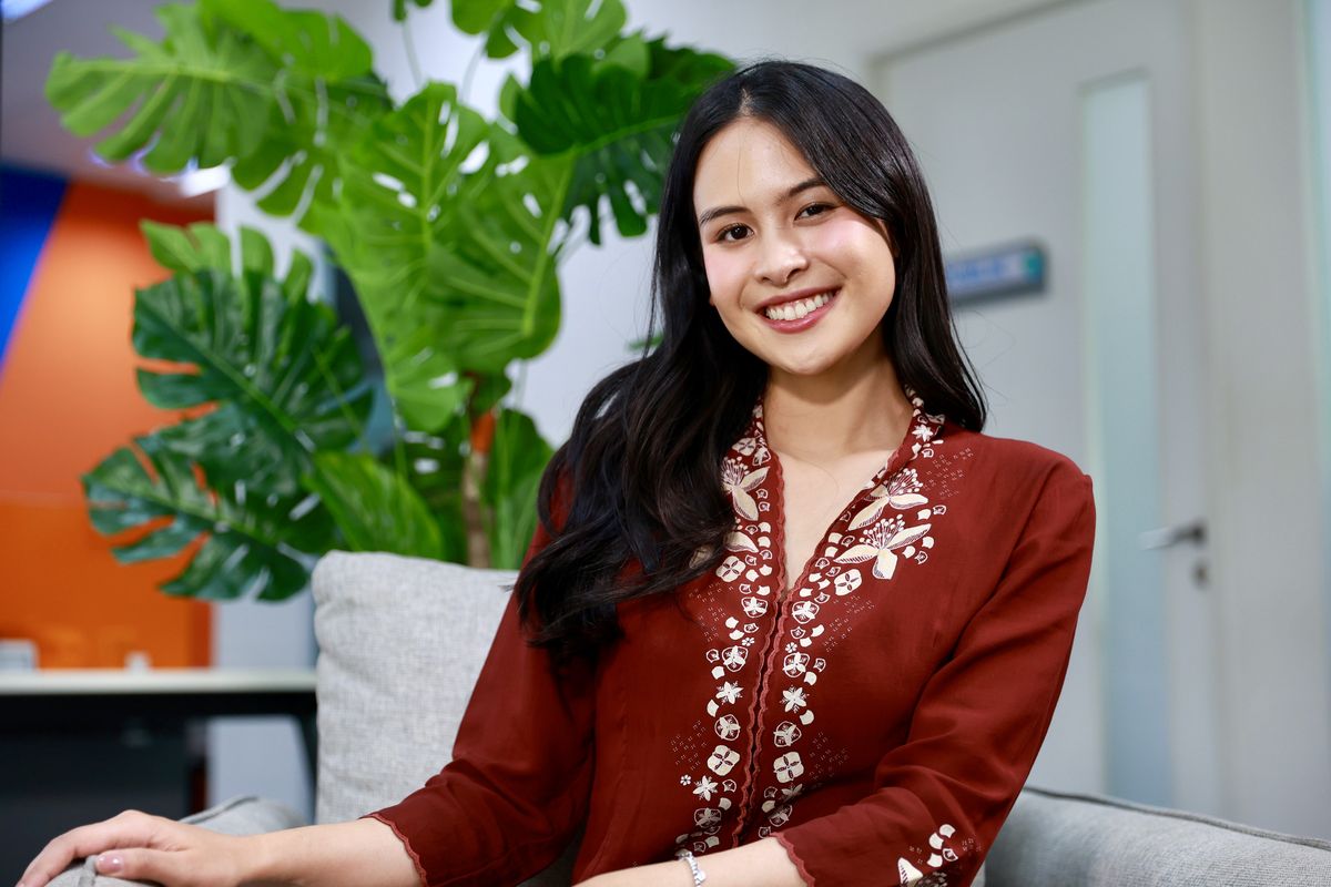 Maudy Ayunda menjelaskan pemanfaatan botani Indonesia sebagai bahan aktif skincare berbasis riset ilmiah.