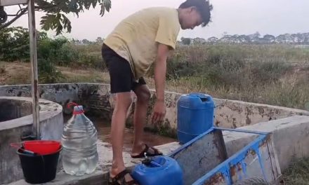 Kemarau Mulai Berdampak di Cirebon, Warga Desa Slangit Bertahan dengan Air dari Sumur Desa
