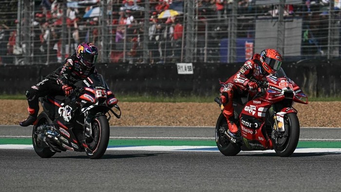 Aleix Espargaro memberikan prediksi persaingan gelar juara dunia MotoGP 2026 antara Jorge Martin, Marc Marquez, dan Ai Ogura.
