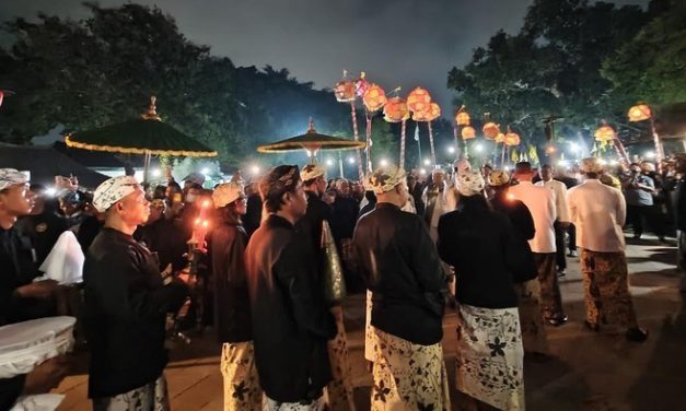 Panjang Jimat di Keraton Kasepuhan, Tradisi Maulid Sarat Simbol Kehidupan