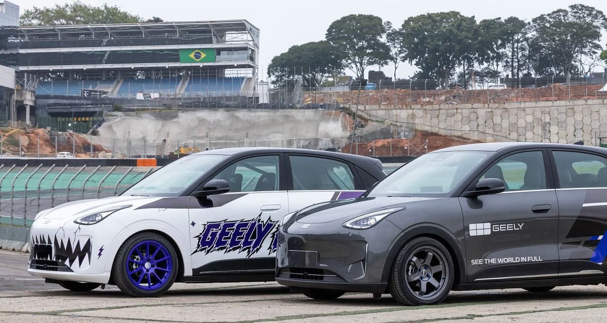 Geely EX2 Street dan Track Tampil Sporty, Bawa Gaya Jalanan hingga Balap